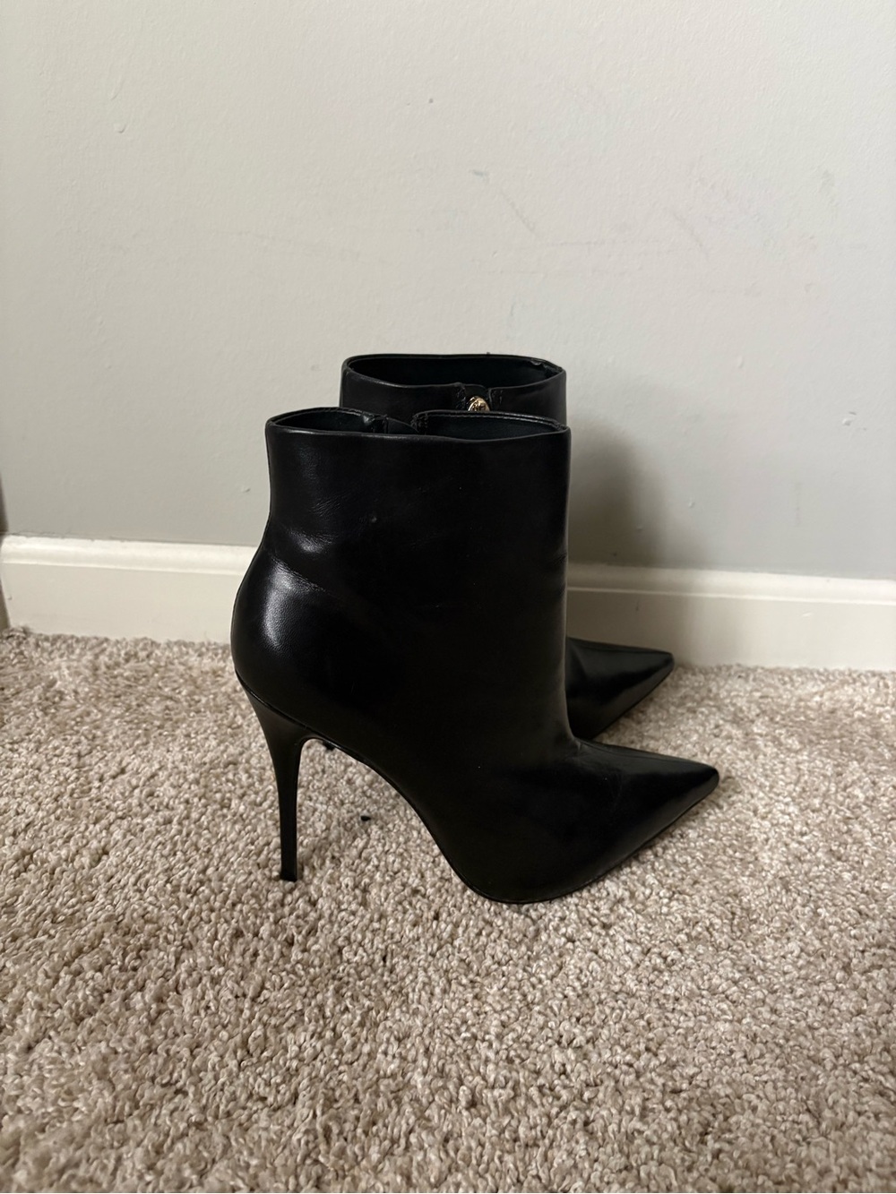 Black Pointed Toe Stiletto Ankle Boots Women’s size 9